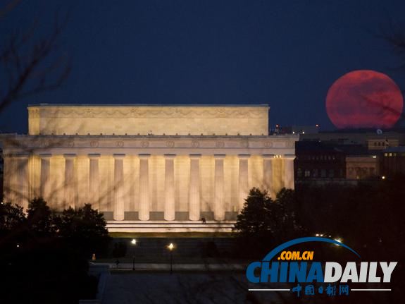 地球迎來本年度最大“超級月亮”亮度增三成